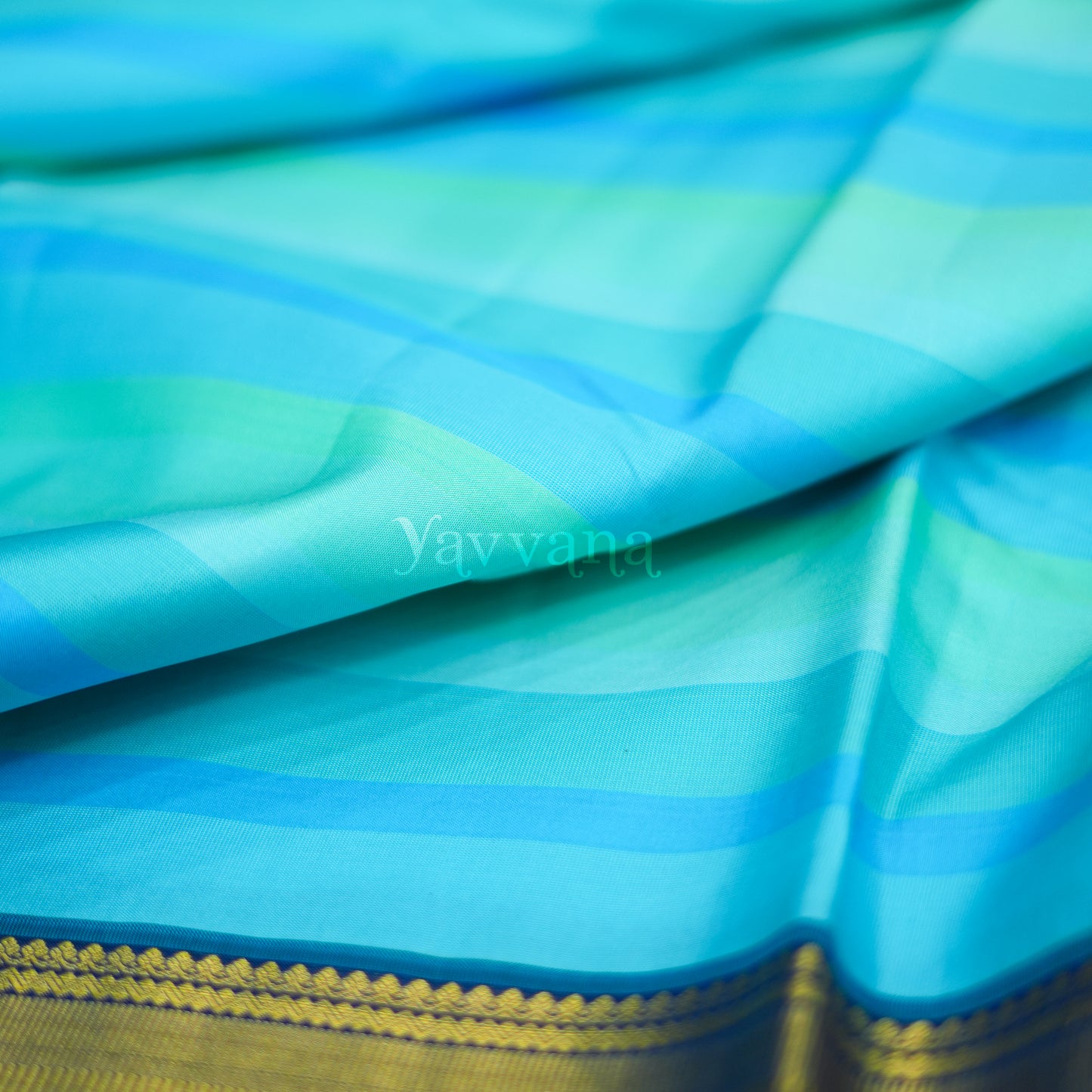 Ocean Breeze Silk Saree with Navy Zari Border – A Blend of Serenity and Splendor